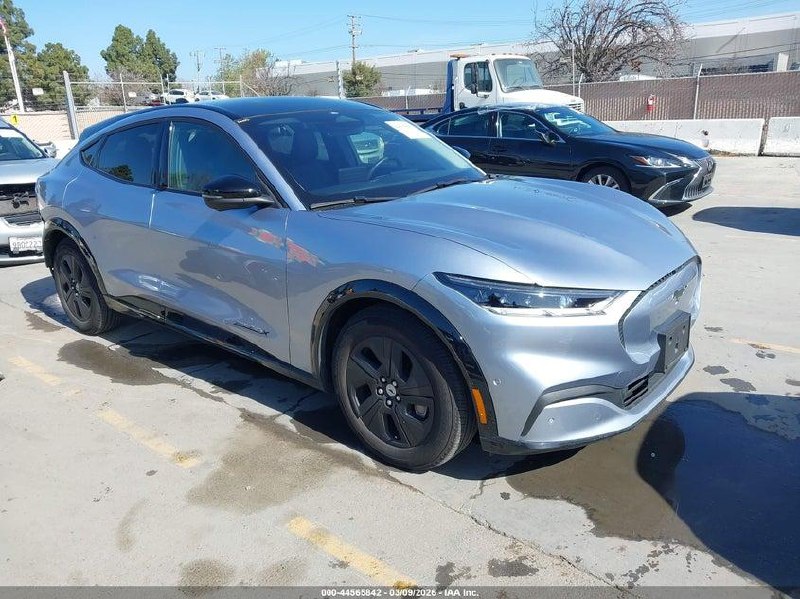 2022 Ford Mustang Mach-e California Route 1